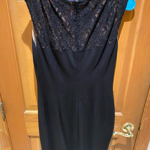 Cache Sheath Dress - Picture 2 of 3